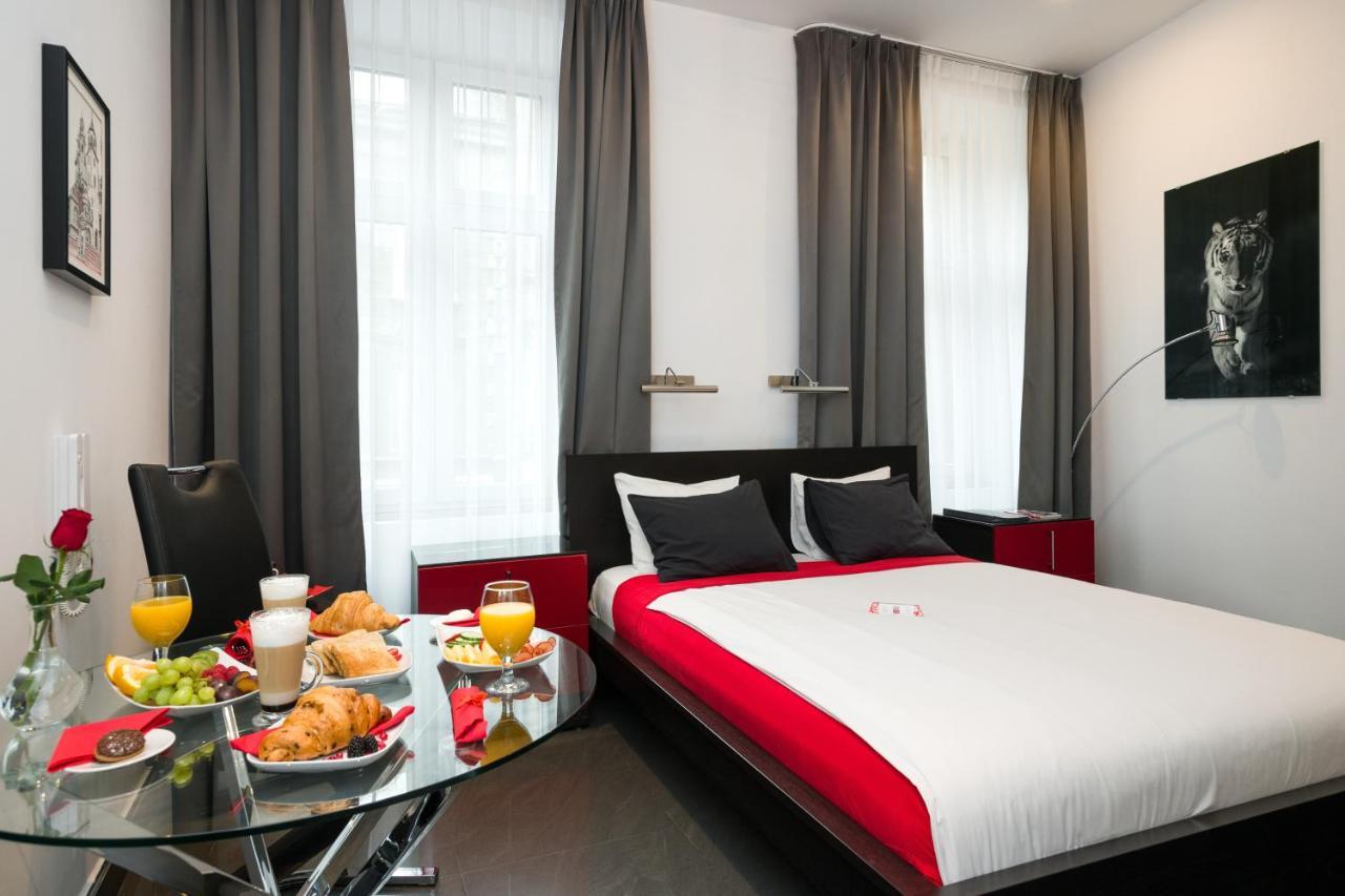 Komorowski Luxury Guest Апарт-готель 4*