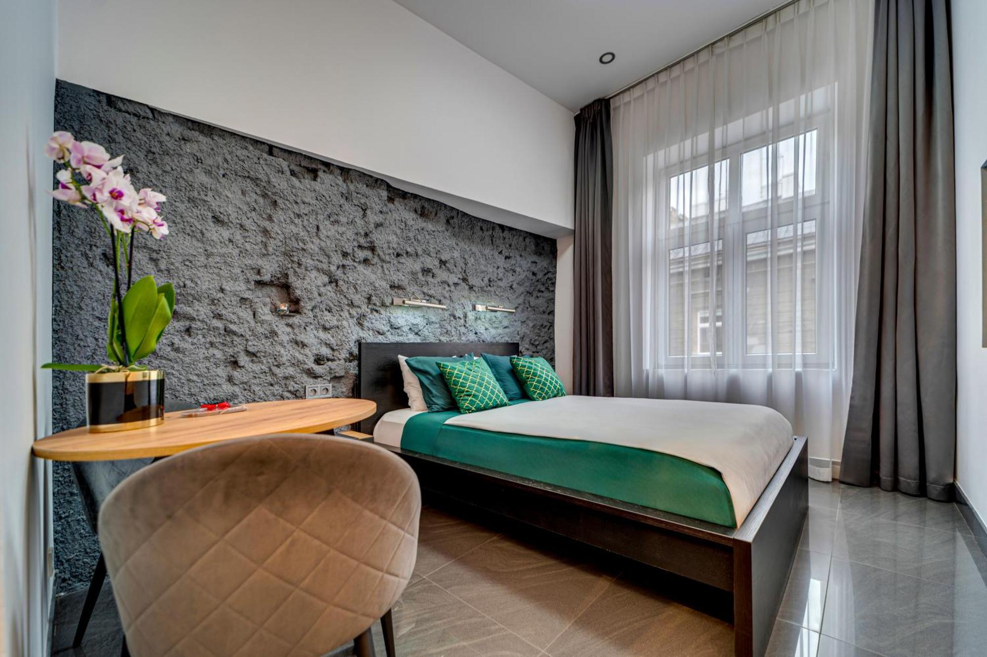 Komorowski Luxury Guest Апарт-готель Краків